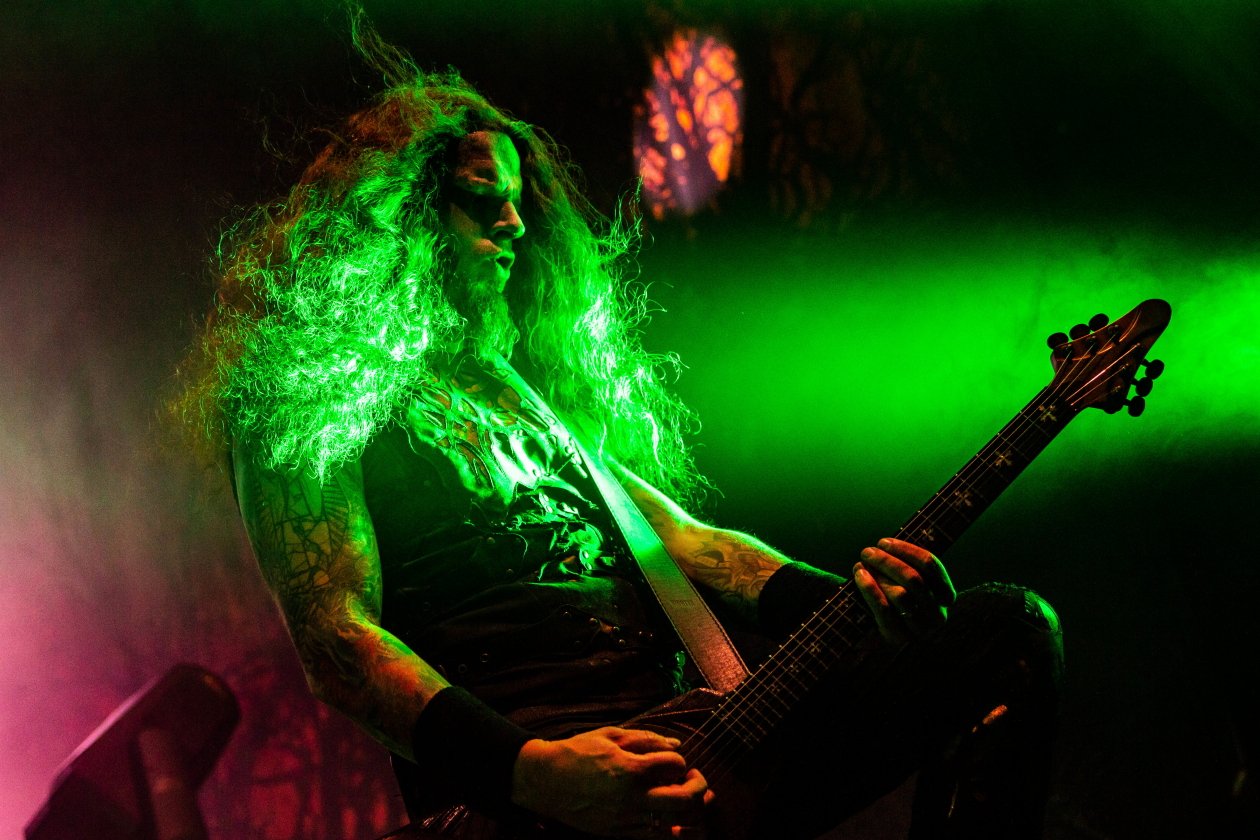 An Halloween heulen Powerwolf durch die Berliner Wolfsnacht. – Charles Greywolf.