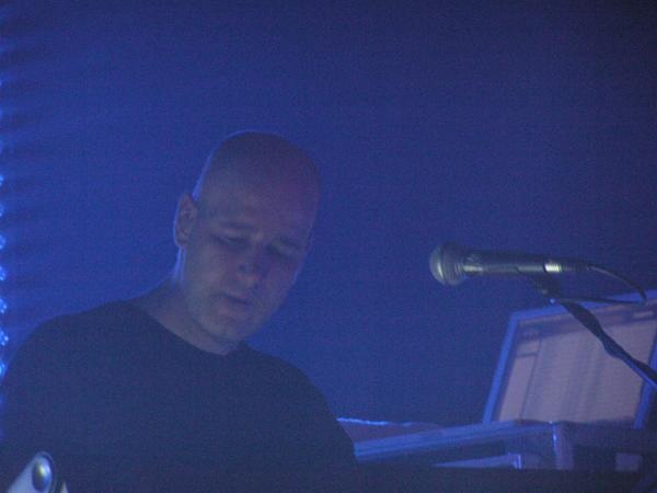 Project Pitchfork gewinnen durch die Unterstützung von Live-Musikern immer mehr dazu. – 