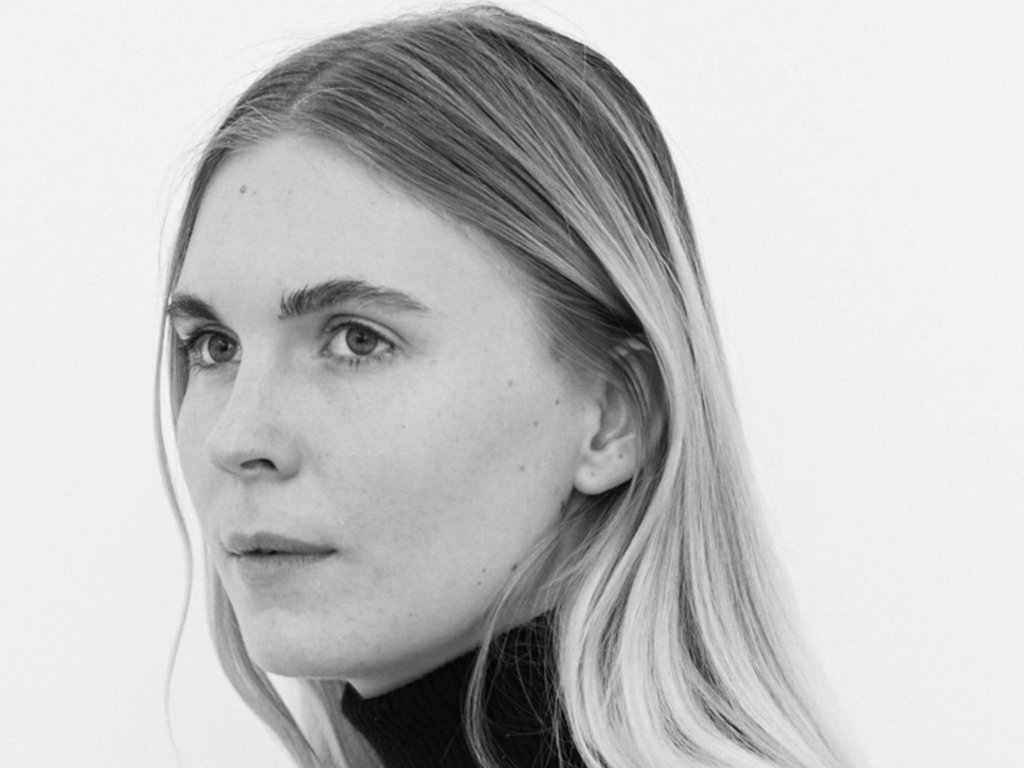 Puce Mary