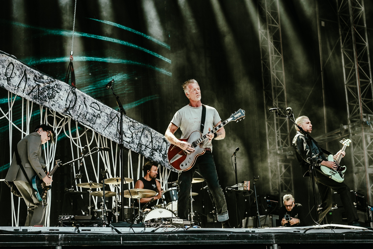 Queens Of The Stone Age – Josh Homme und Band auf Tour mit System Of A Down. – QOTSA.