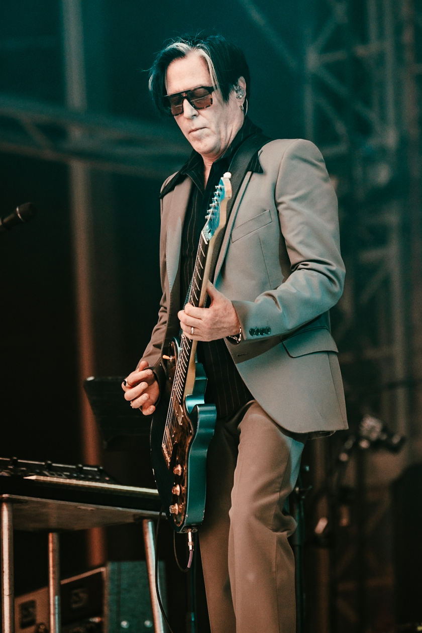 Queens Of The Stone Age – Troy Van Leeuwen.