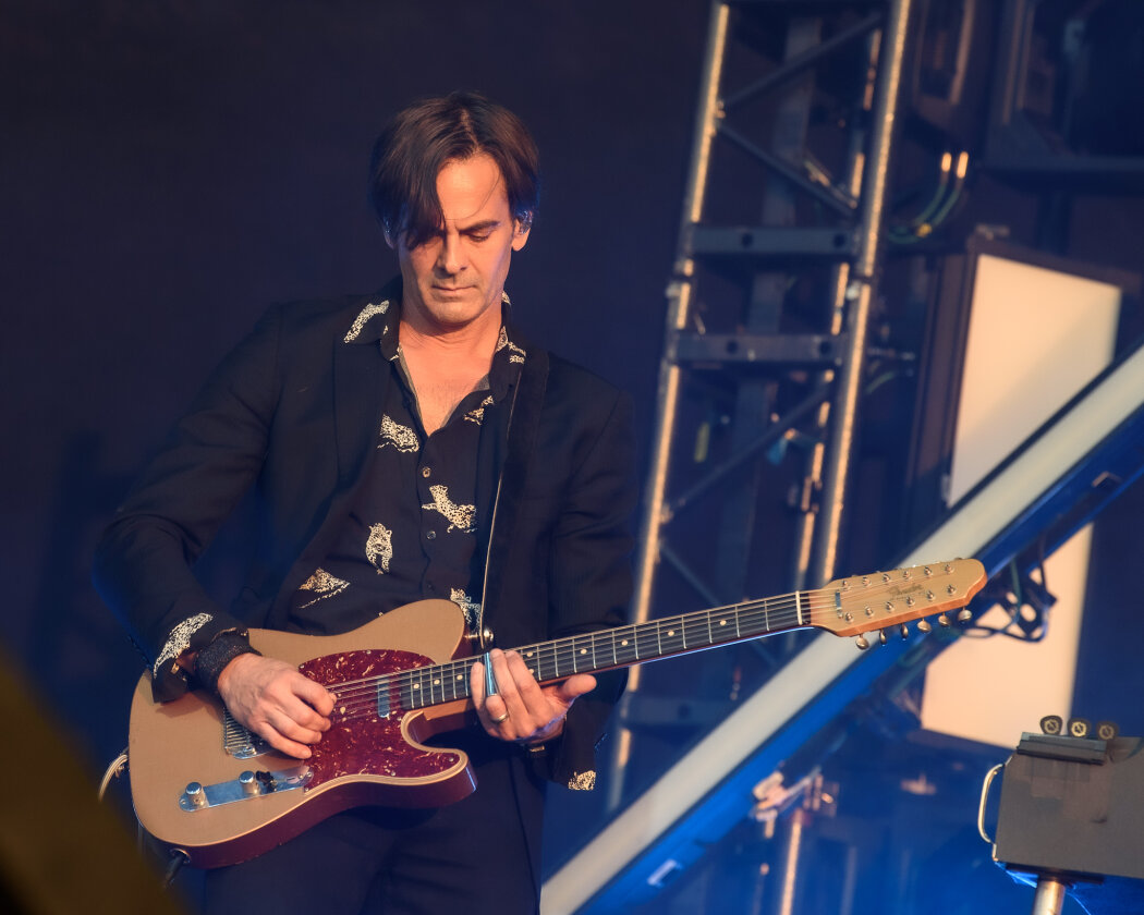 Queens Of The Stone Age – Comeback mit neuem Album  "In Times New Roman...": Josh Homme und Band haben Bock! – Dean Fertita.