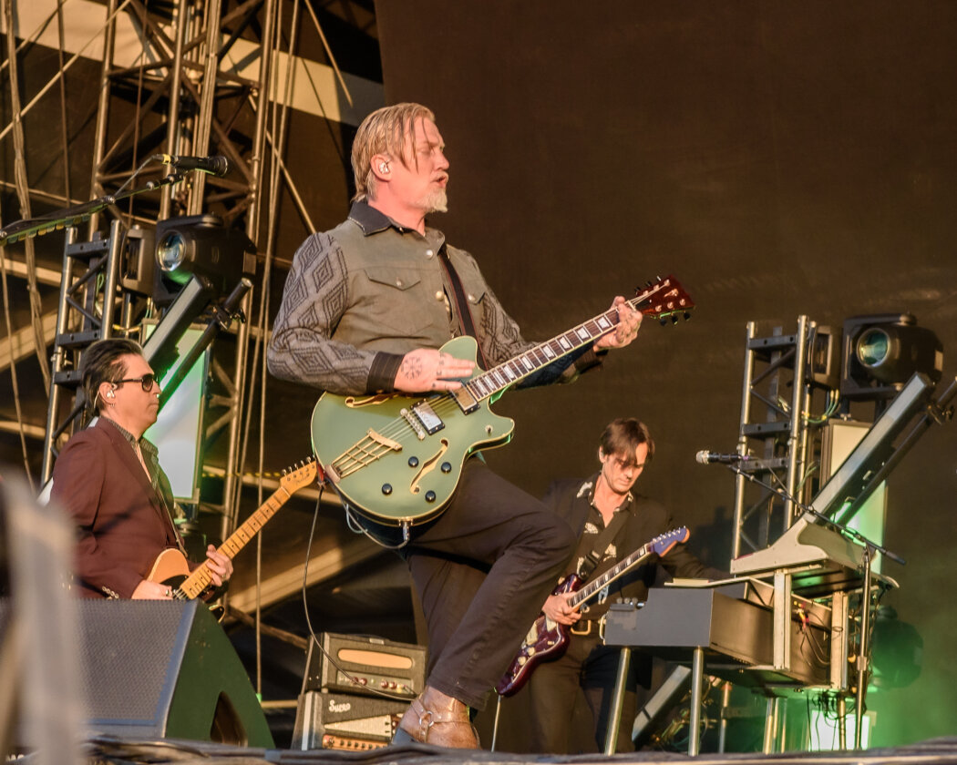 Queens Of The Stone Age – Comeback mit neuem Album  "In Times New Roman...": Josh Homme und Band haben Bock! – QOTSA.