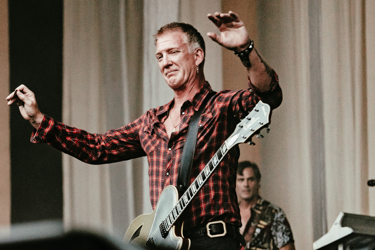 Songs for the Deaf: QOTSA brillieren zwei Stunden in Berlin. – Queens Of The Stone Age in Berlin