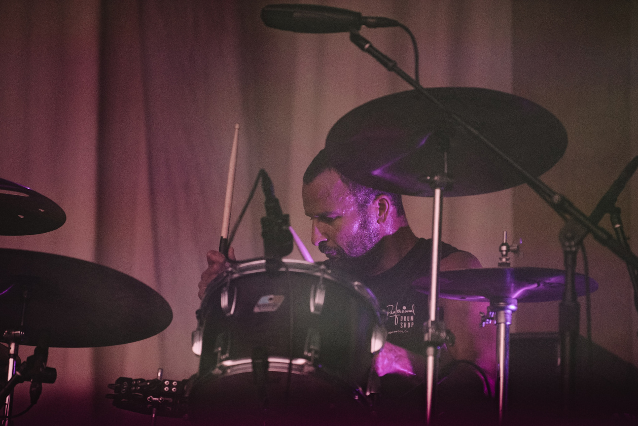 Songs for the Deaf: QOTSA brillieren zwei Stunden in Berlin. – Queens Of The Stone Age in Berlin