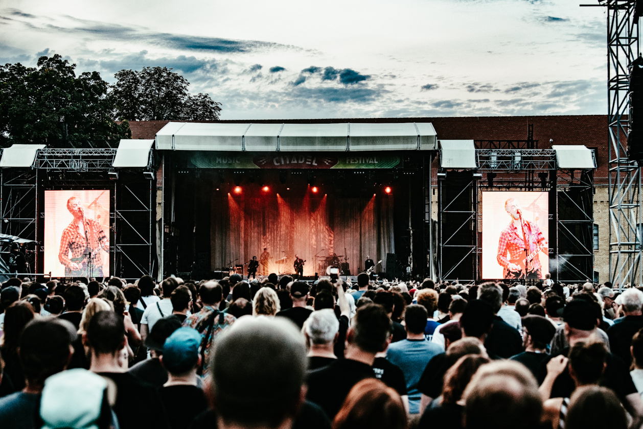 Songs for the Deaf: QOTSA brillieren zwei Stunden in Berlin. – Queens Of The Stone Age in Berlin