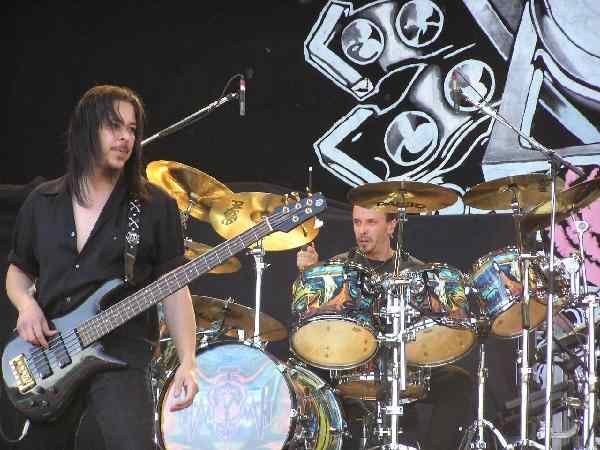 Queensryche konzentrierten sich auf die alten Stärken mit Unterstützung von "Sister Mary". – 