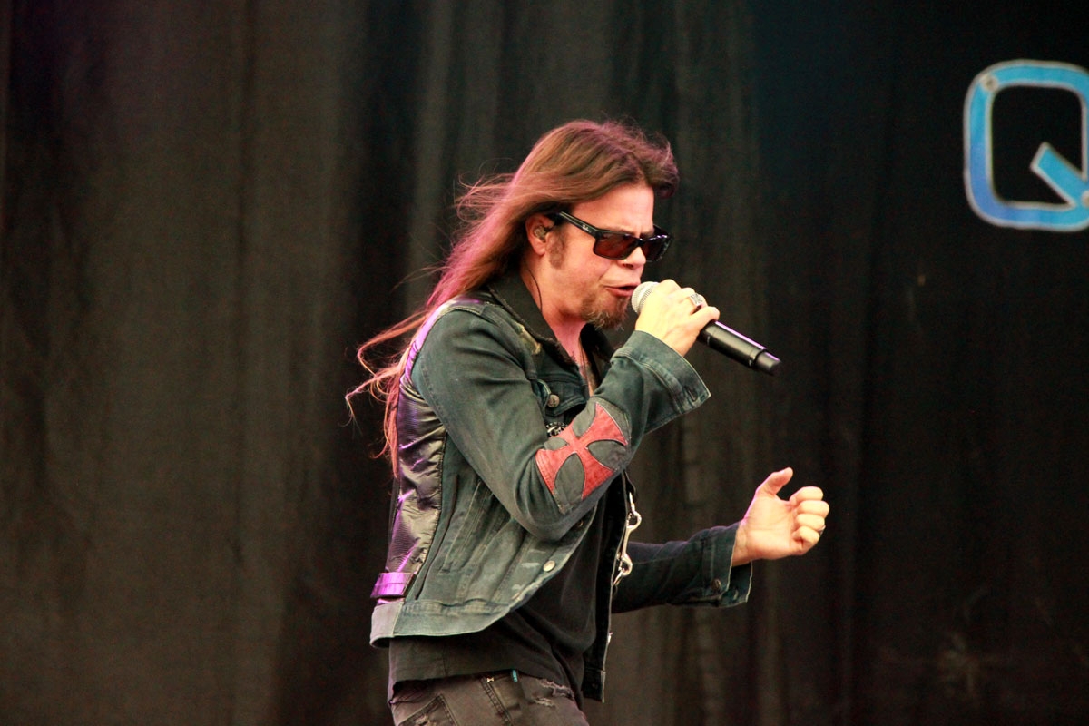 Reisten einfach mal ohne Bassisten an – Queensryche