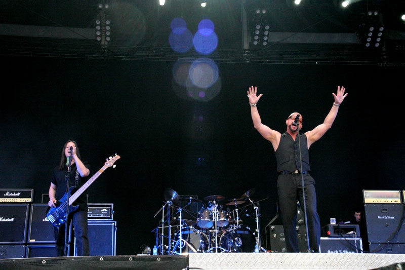 Verkommen durch die Posen von Geoff Tate mehr und mehr zu Show-Band. – Queensryche