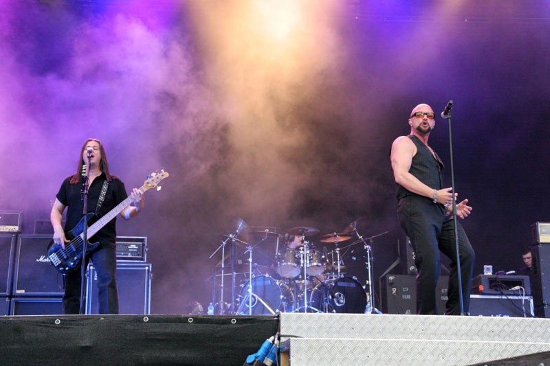 Verkommen durch die Posen von Geoff Tate mehr und mehr zu Show-Band. – Queensryche