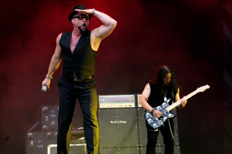 Queensryche – Verkommen durch die Posen von Geoff Tate mehr und mehr zu Show-Band. – Geoff und Michael