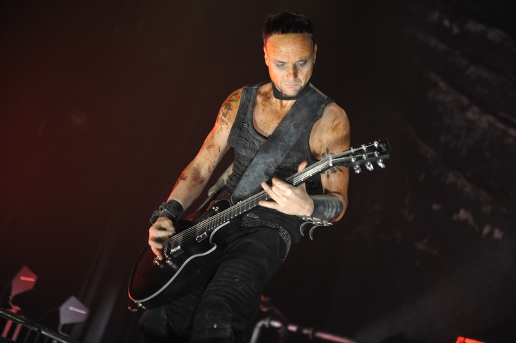 Zensur hin oder her: Rammstein live 2009. – Paul Landers.