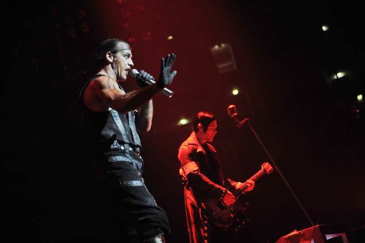 Zensur hin oder her: Rammstein live 2009. – Till Lindemannn und Richard Kruspe.