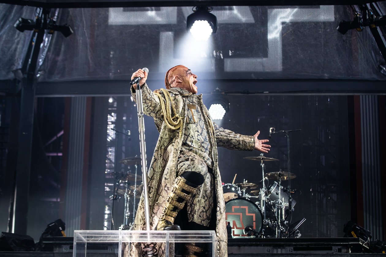 Rammstein 2019 - der Tourauftakt in Gelsenkirchen – Till Lindemann.