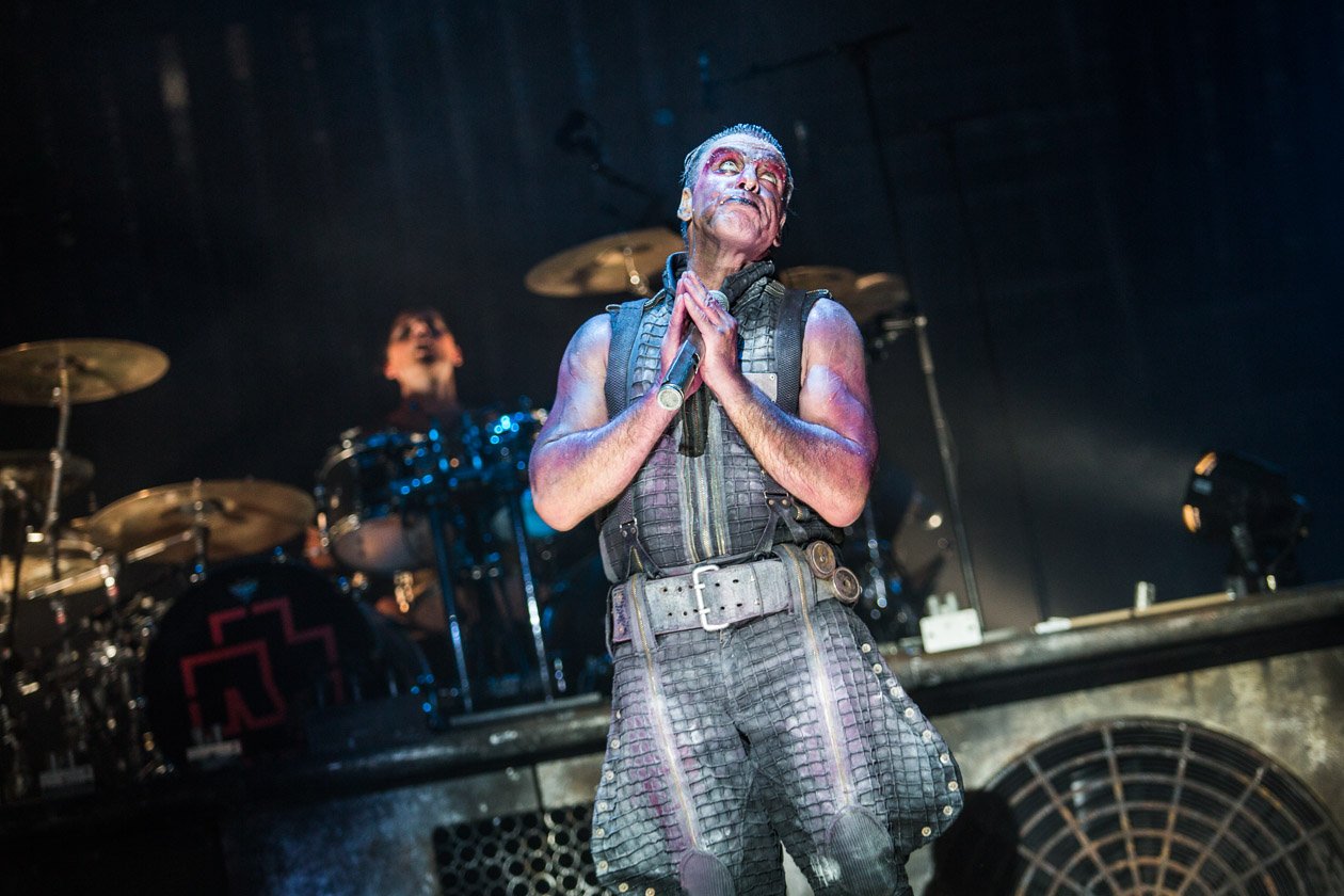 Rammstein – In Scheeßel spielten Till Lindemann und Co. noch ihren Headlinerslot, beim Southside kamen schwere Unwetter dazwischen. – 666.