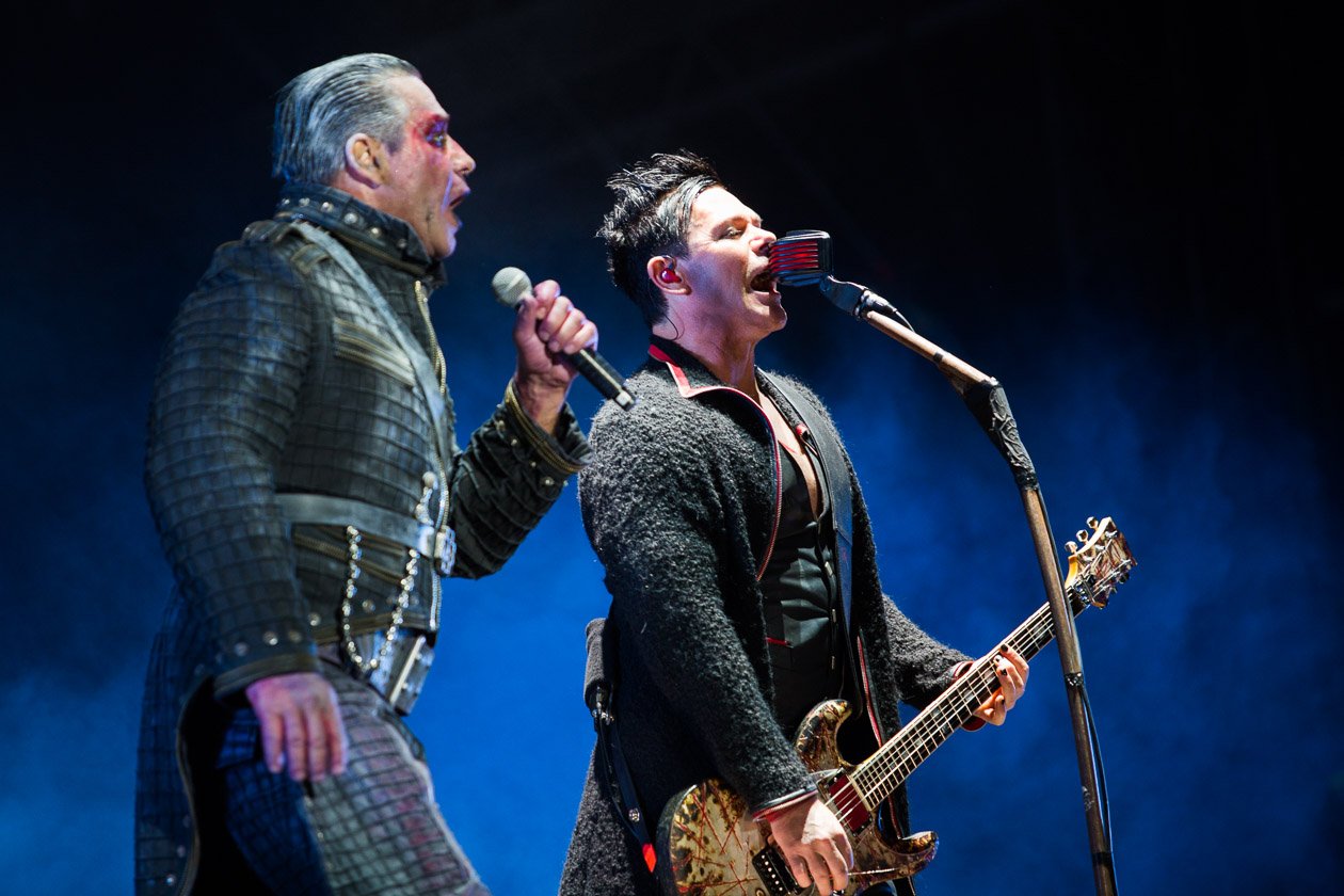 Rammstein – In Scheeßel spielten Till Lindemann und Co. noch ihren Headlinerslot, beim Southside kamen schwere Unwetter dazwischen. – Till und Richard.