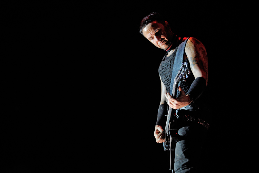 Rammstein – Drei Mal füllen die teutonischen Tanzmetaller den ISS Dome. – Paul Landers.