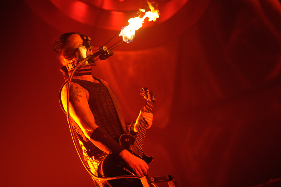 Rammstein – Drei Mal füllen die teutonischen Tanzmetaller den ISS Dome. – Pyro. Spektakulär.