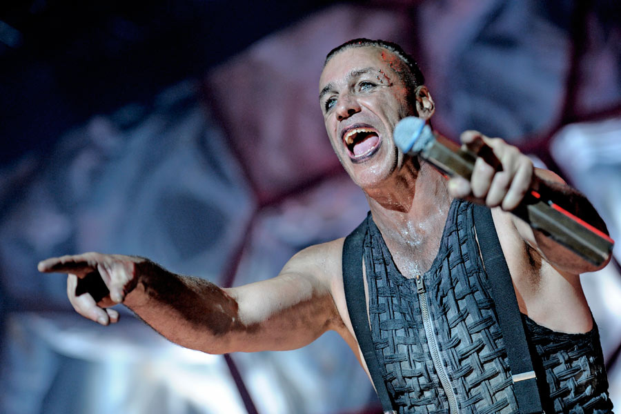 Rammstein – Drei Mal füllen die teutonischen Tanzmetaller den ISS Dome. – Till Lindemann.
