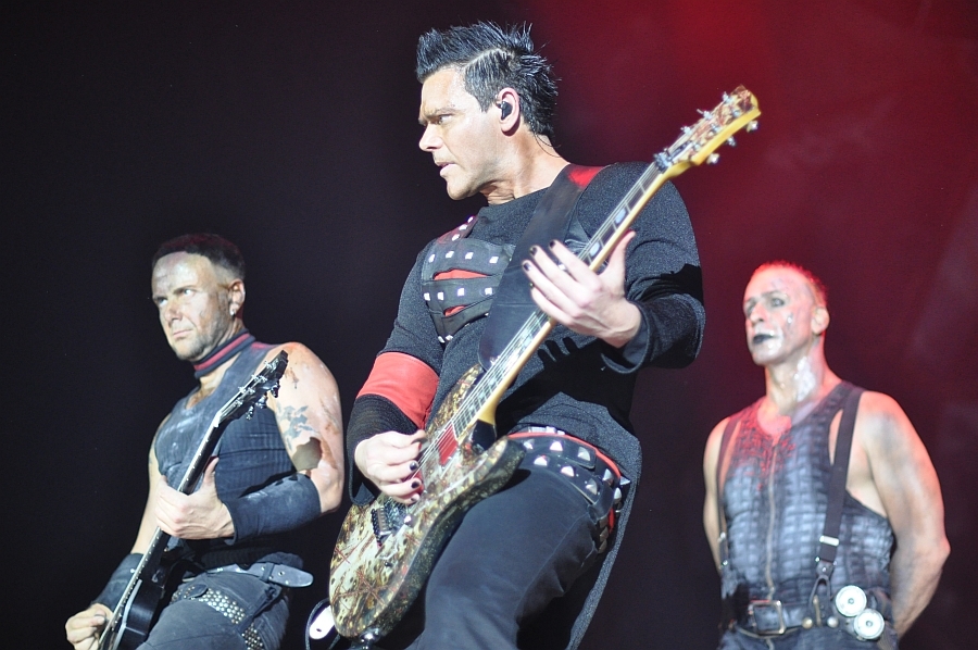 Heiße Show in Friedrichshafen. – Rammstein 2011 in Friedrichshafen