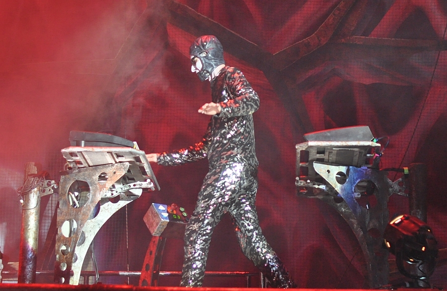 Heiße Show in Friedrichshafen. – Rammstein 2011 in Friedrichshafen