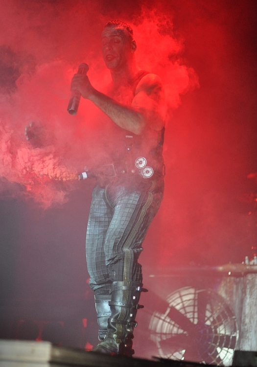 Heiße Show in Friedrichshafen. – Rammstein 2011 in Friedrichshafen