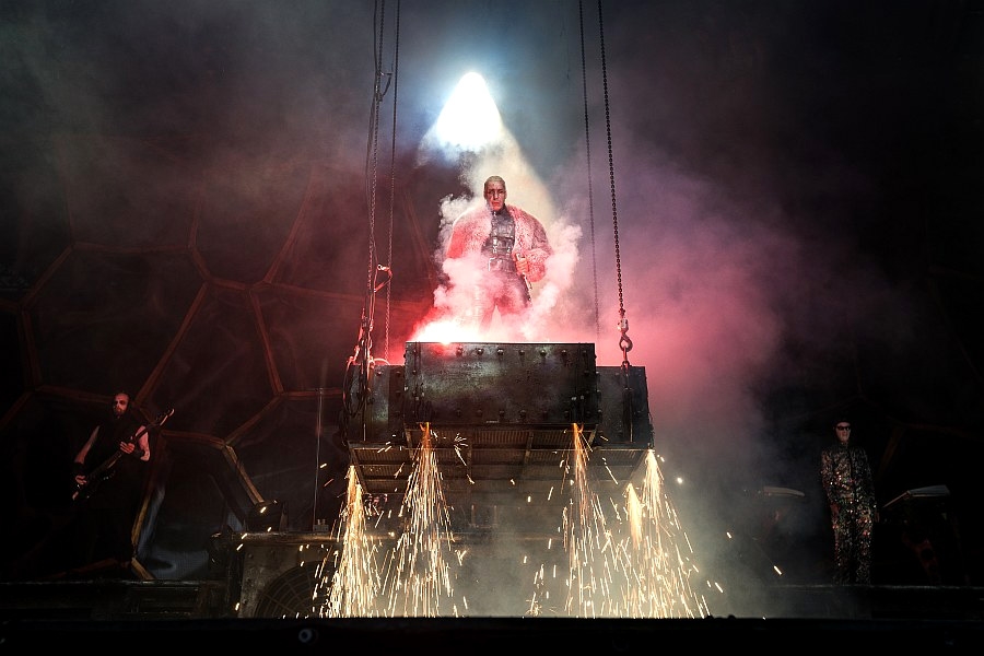Die Berliner starten in die Open Air-Saison. – Rammstein.