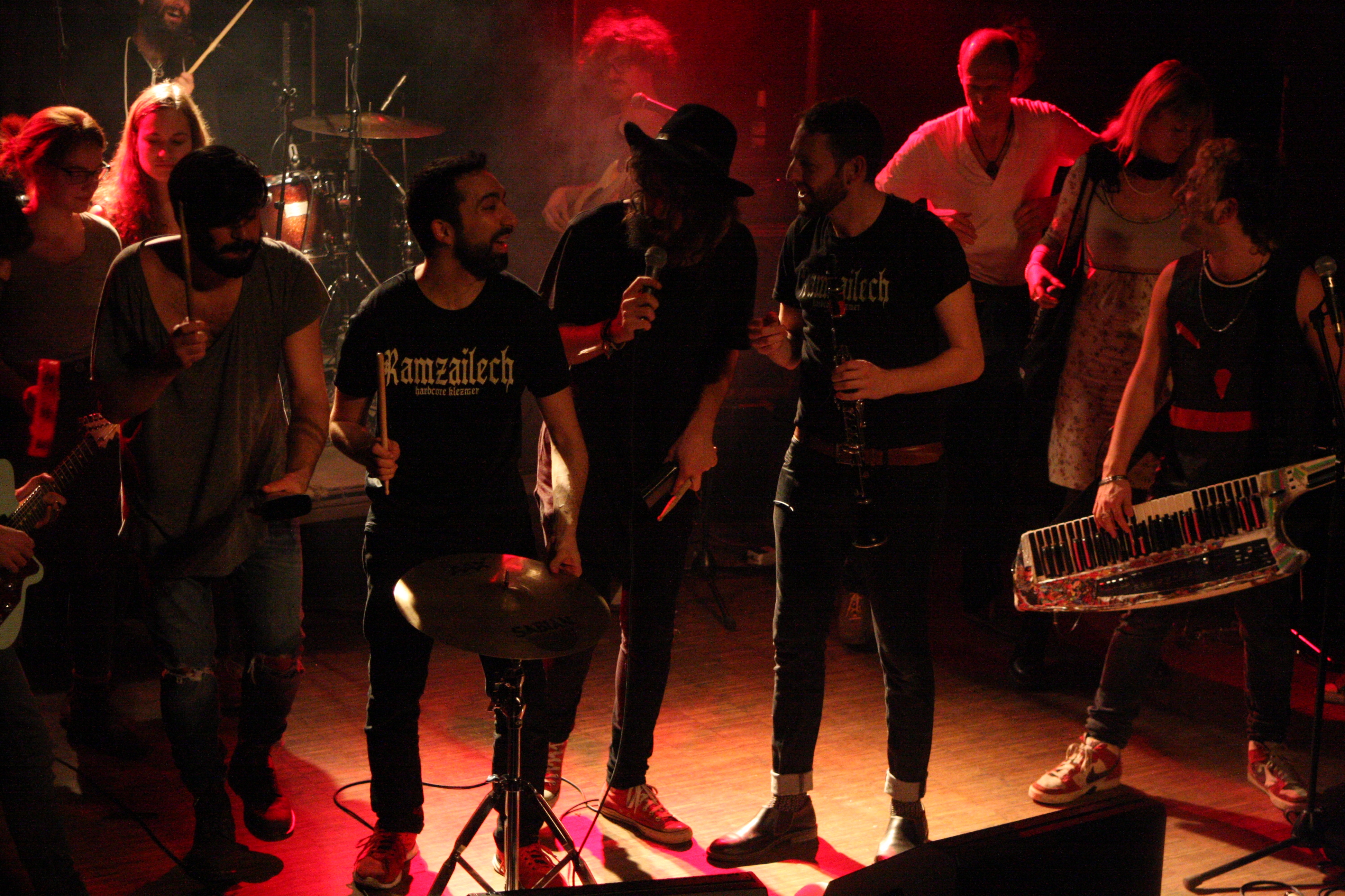 Hardcore-Klezmer: Auf Secret Handshake-Tour mit Langtunes. – Ramzailech & Langtunes.