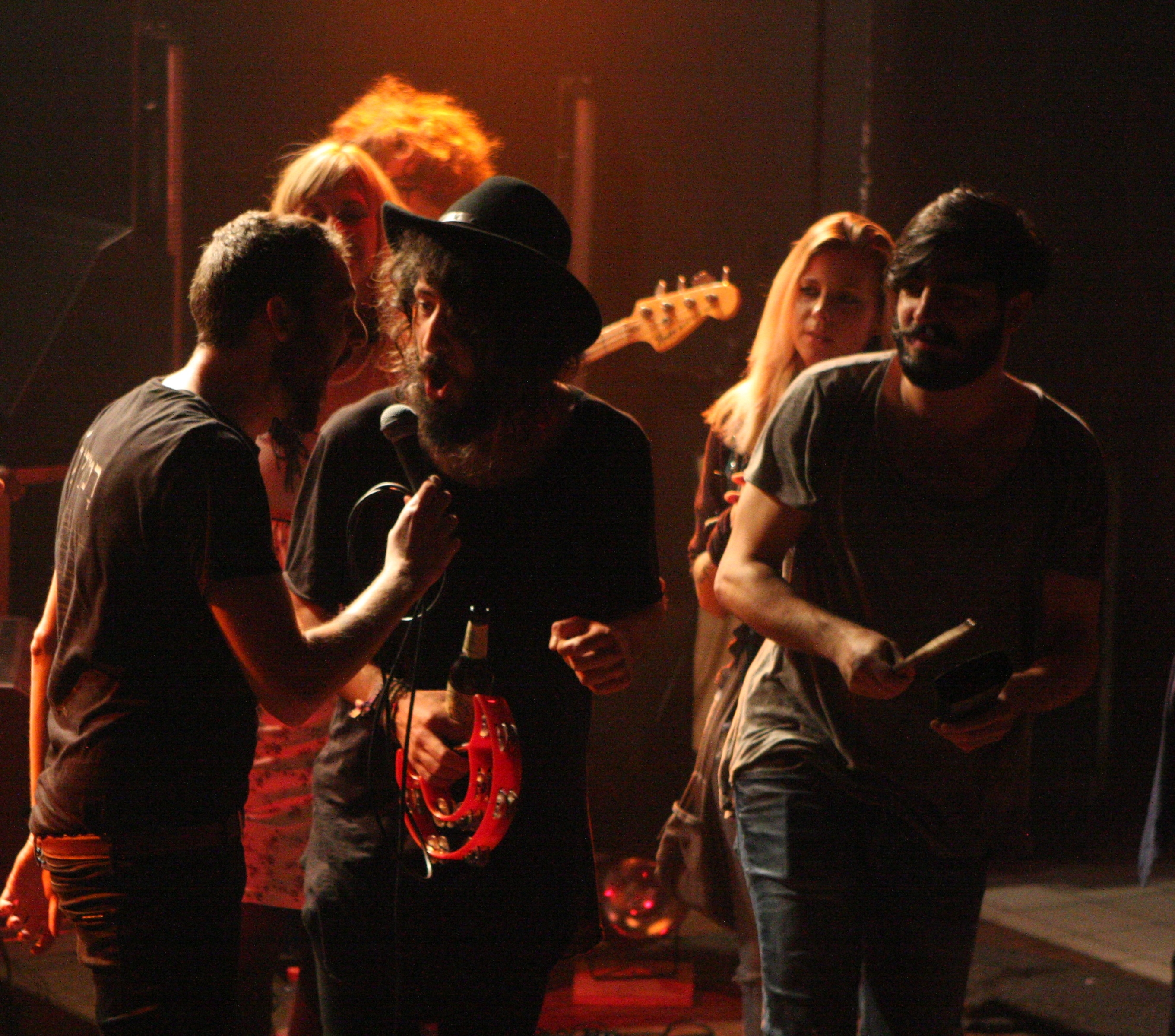 Ramzailech – Hardcore-Klezmer: Auf Secret Handshake-Tour mit Langtunes. – On Stage mit den Langtunes.