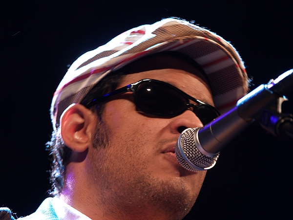 Faszination pur - Raul Midón live im Zürcher Club "Kaufleuten". – Er kann, wovon andere träumen: In seinen Bann ziehen.