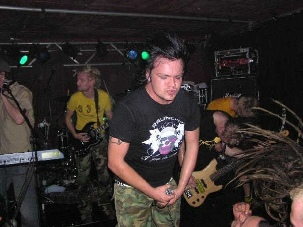 Raunchy im Rahmen der Nordic Threat auf der Popkomm 2004. – 