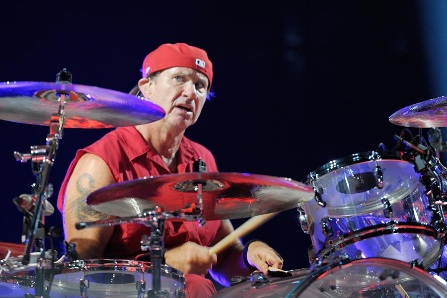 Red Hot Chili Peppers – Kiedis, Flea und Co. rocken die Crowd. – Chad Smith.