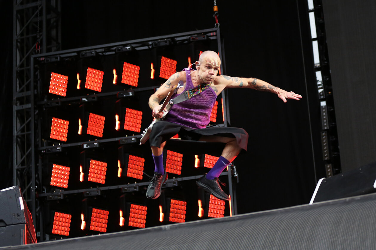Red Hot Chili Peppers – Jump!