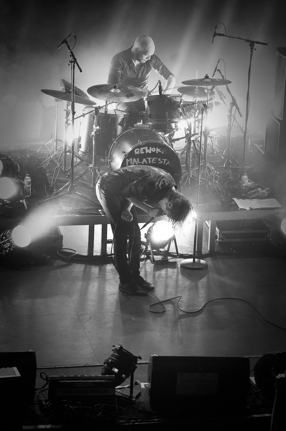 Refused sollen 'fucking dead' sein? Im Gegenteil, das Komplex 457 brannte! – Refused.