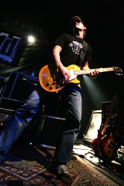 Arme hoch, Rock'n'Roll: Revolverheld supporten Die Happy in Köln. – 
