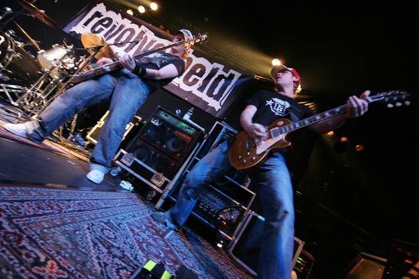 Arme hoch, Rock'n'Roll: Revolverheld supporten Die Happy in Köln. – 