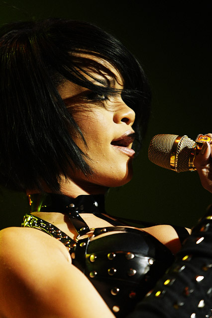 Rihanna – Die Barbie aus Barbados steht auf Lack und Leder. – 
