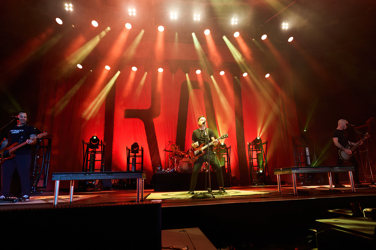 Mit neuer Musik auf Europatour: die Punk/Hardcore-Helden um Tim McIlrath. – Rise Against.