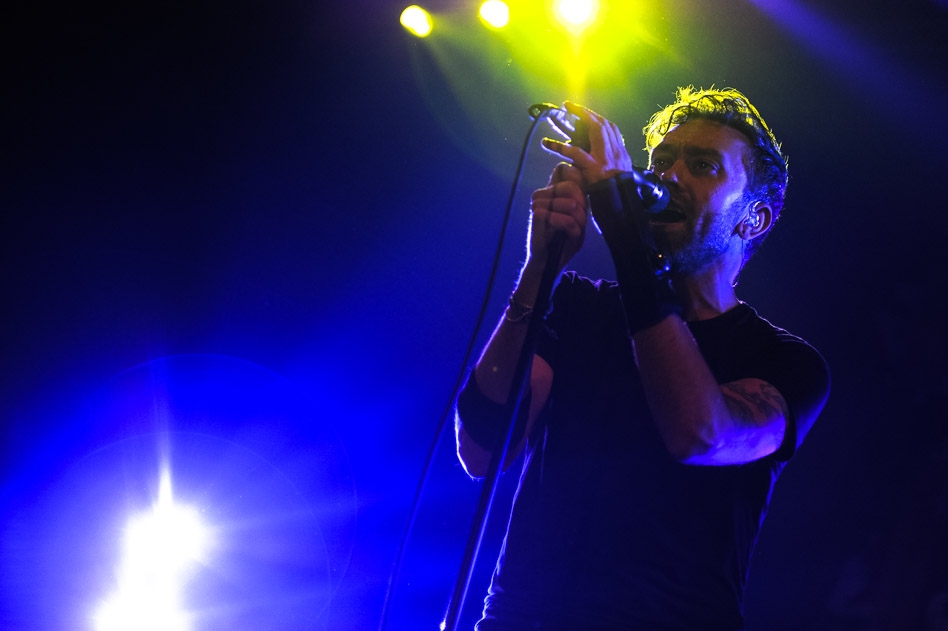 Rise Against – In der Eishalle Deutweg gings zur Sache. – Tim McIlrath.