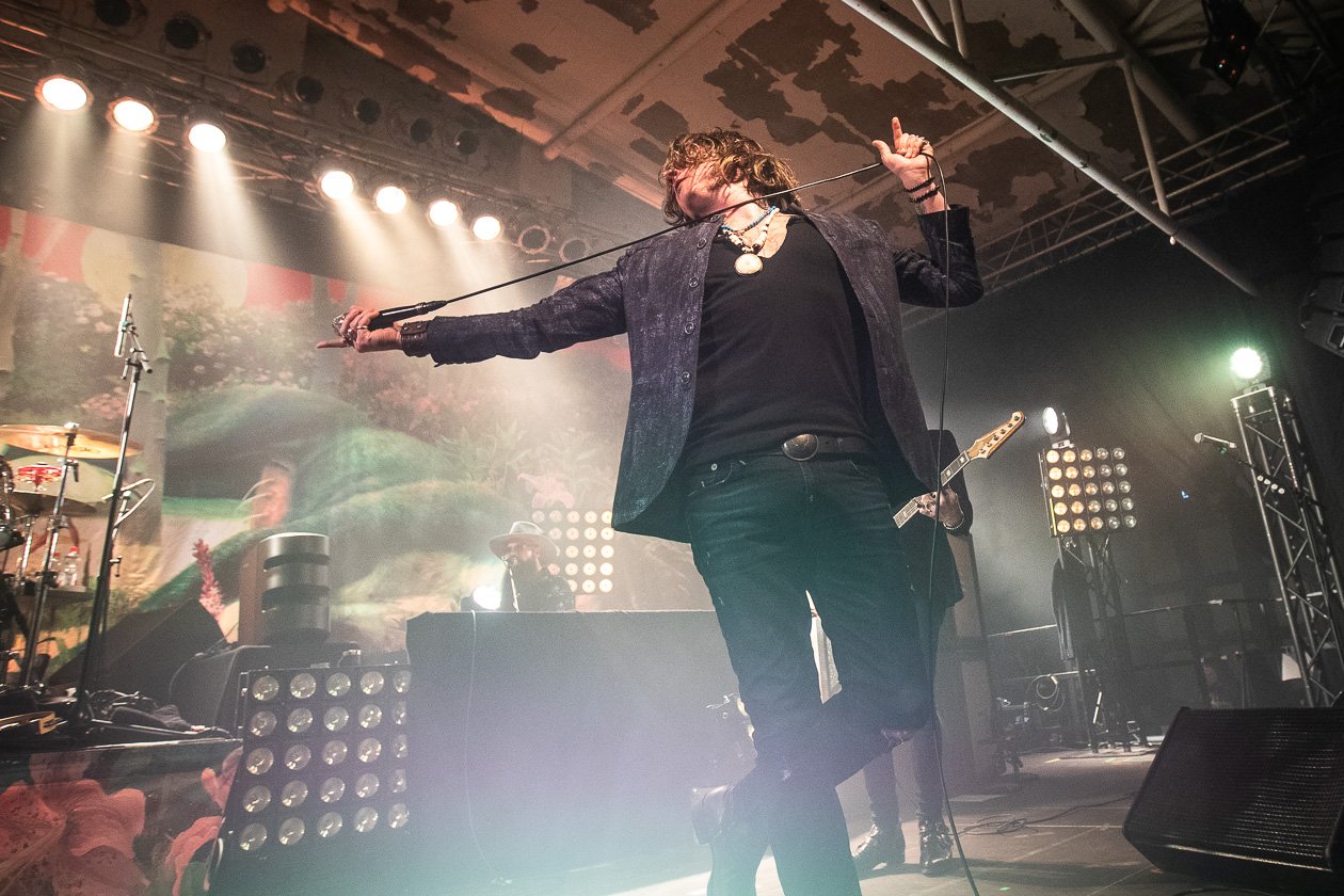 Mit der aktuellen Langrille "Feral Roots" in der Domstadt. – Rival Sons.