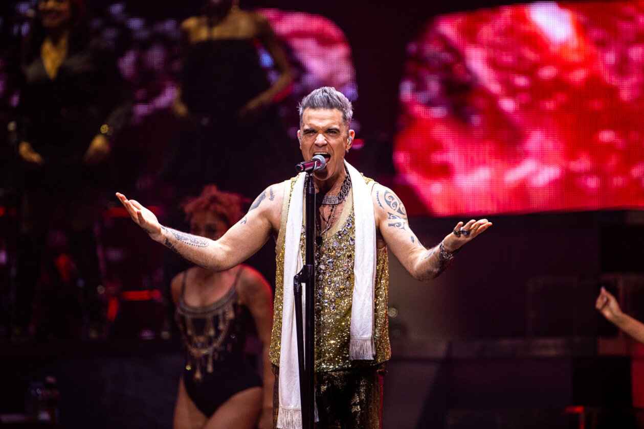 Pop-Spektakel in der Hauptstadt: Der britische Popstar begeistert seine Fans. – Robbie Williams.