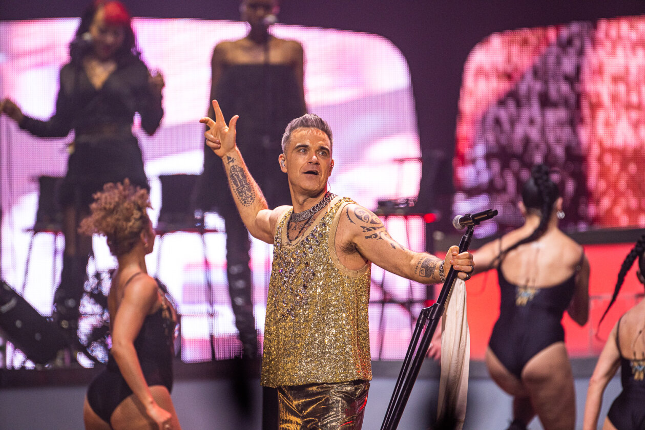 Pop-Spektakel in der Hauptstadt: Der britische Popstar begeistert seine Fans. – Robbie Williams.