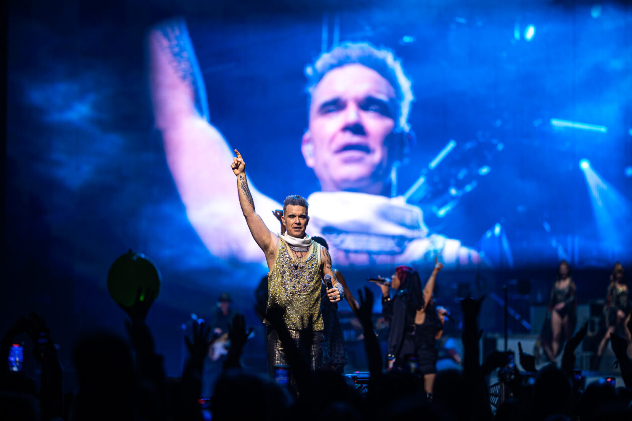 Pop-Spektakel in der Hauptstadt: Der britische Popstar begeistert seine Fans. – Robbie Williams.