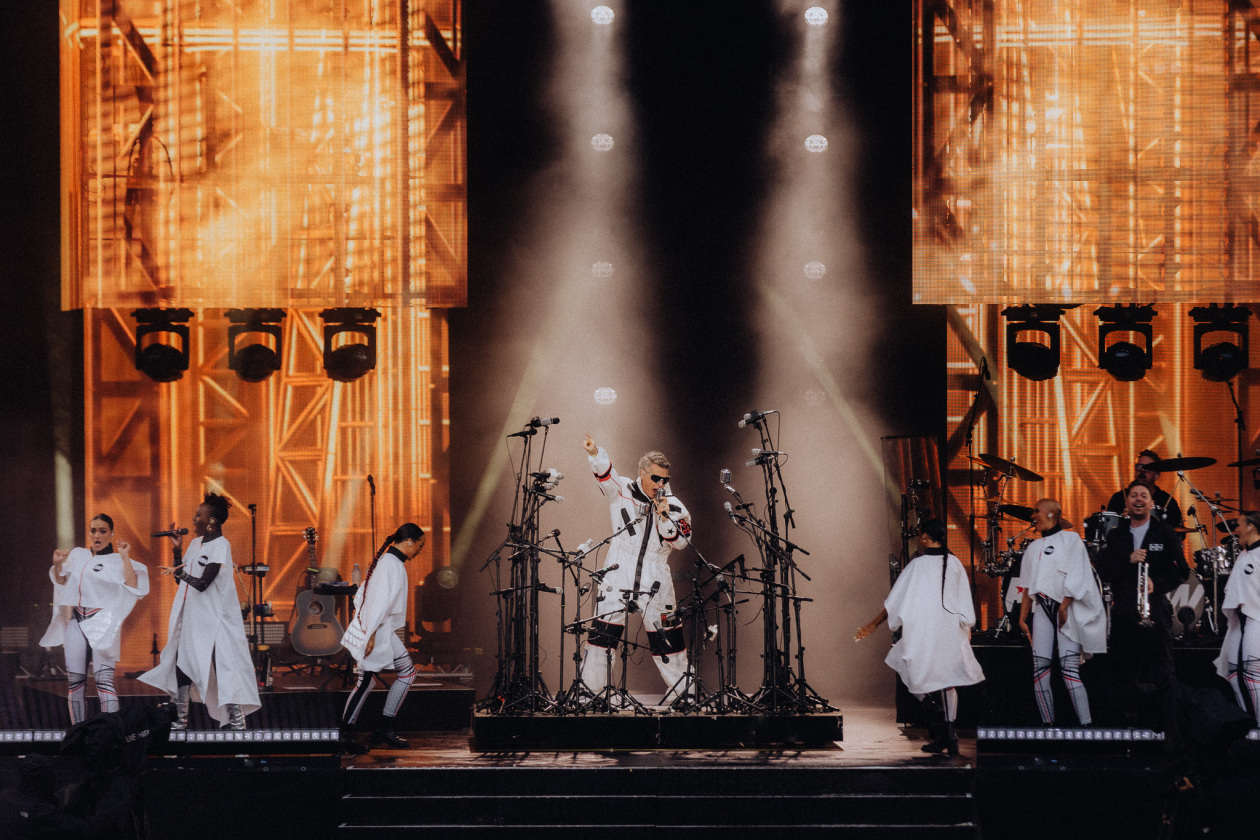 Robbie Williams – Robbie Williams.