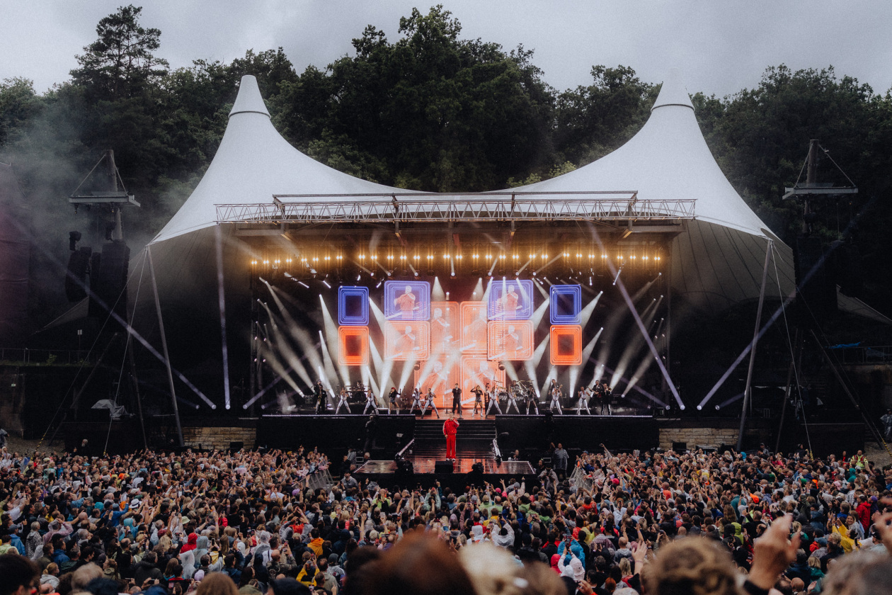 Robbie Williams – Robbie Williams.