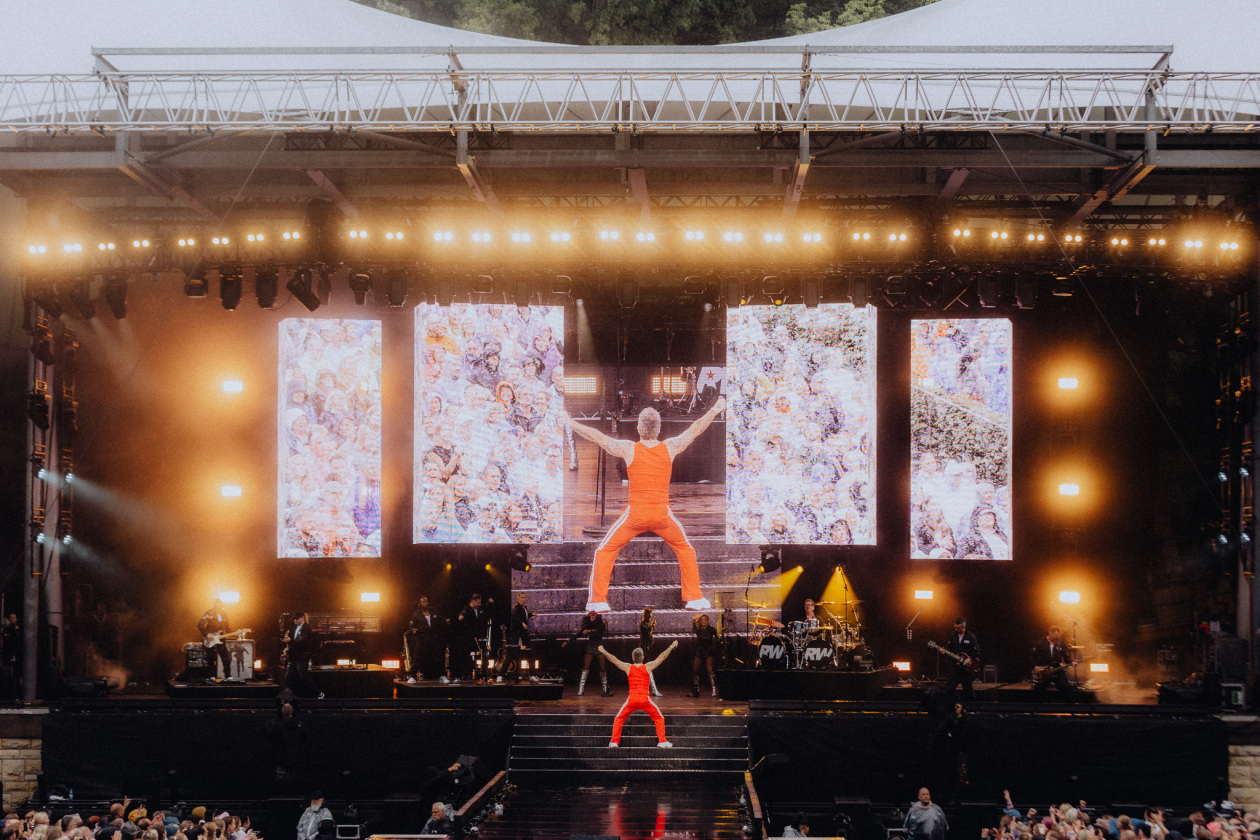 Robbie Williams – Robbie Williams.