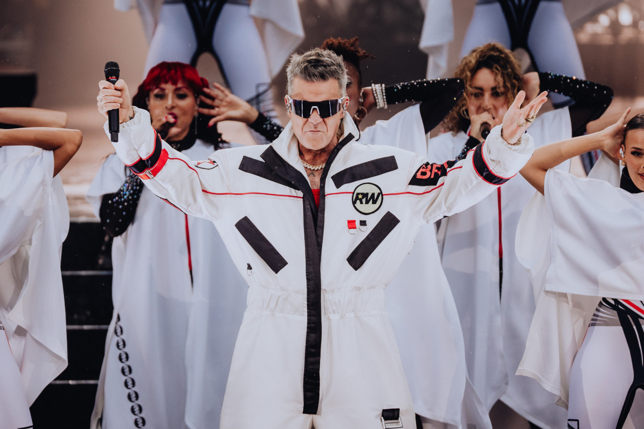 Robbie Williams – Robbie Williams.