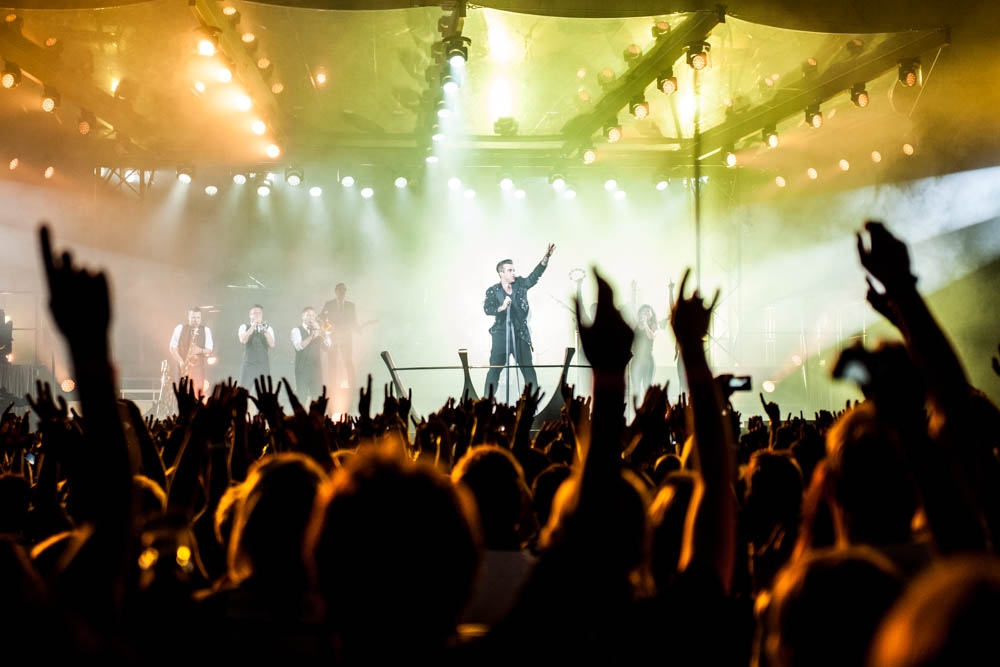 Robbie vor 50.000 Zuschauern auf Schalke. – Robbie Williams, Gelsenkirchen 2013
