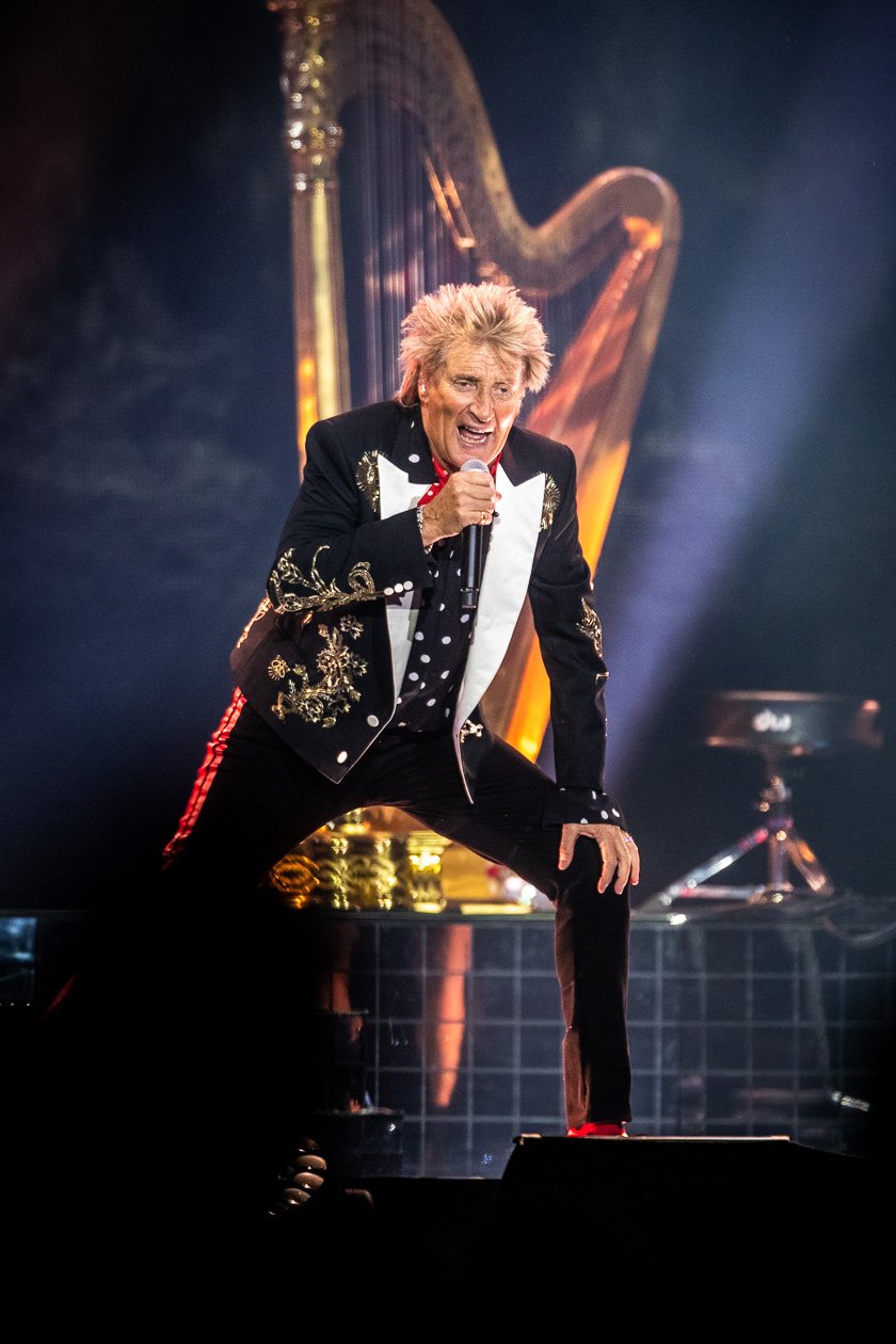 Have a drink on him!  Zum Auftakt der Europatour in Berlin. – Rod Stewart.