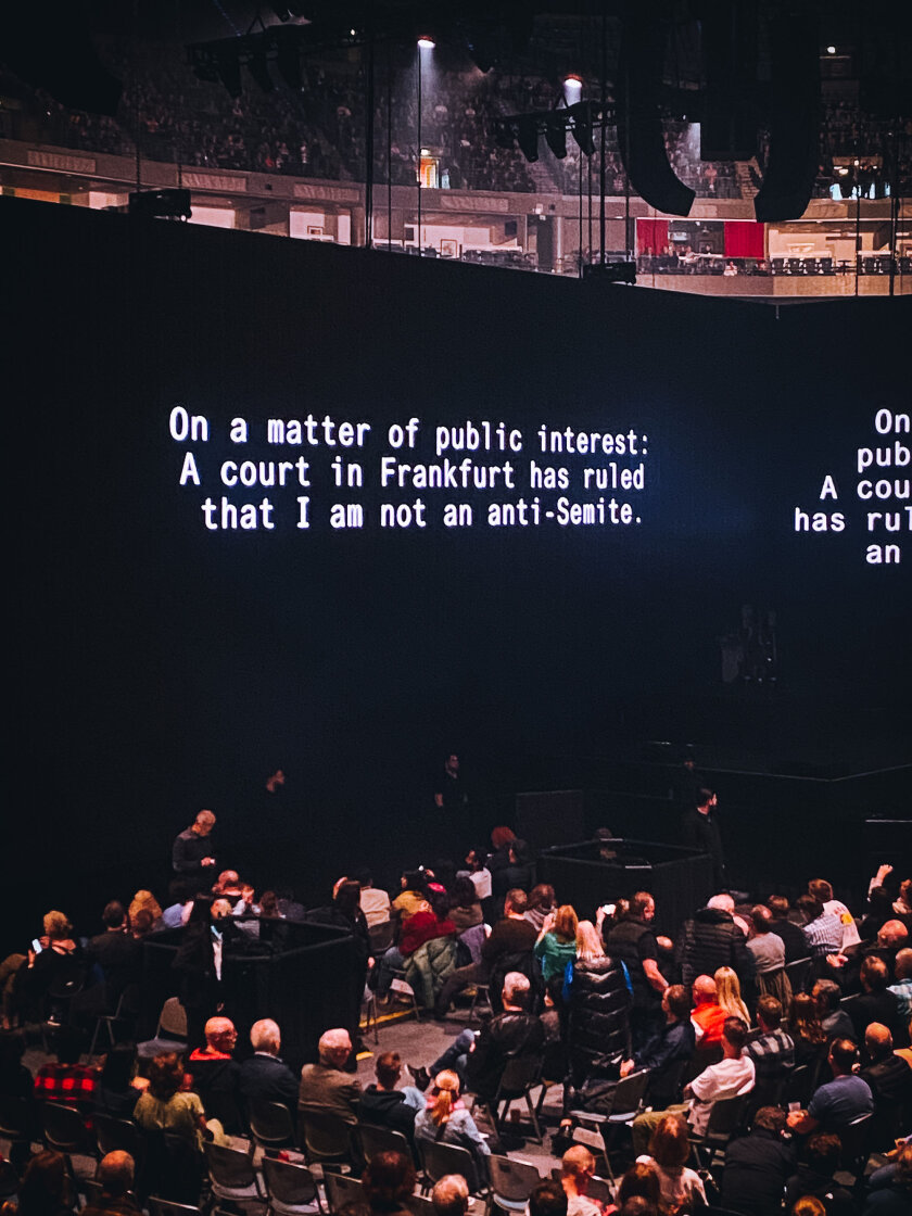 Pink Floyd-Hits und Demos in Köln. – Roger Waters.